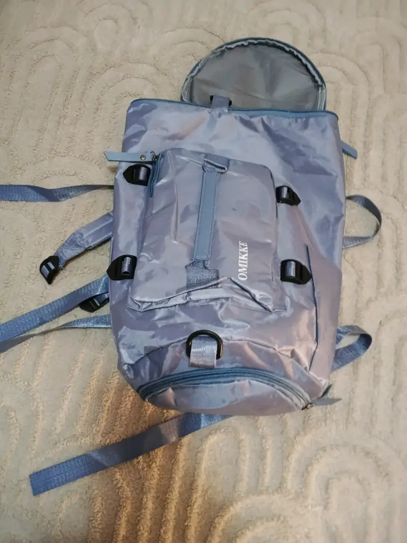 Mochila gris impermeable con correas ajustables - 3
