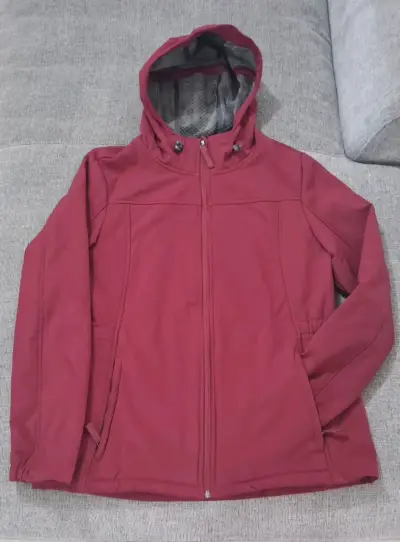 Chaqueta impermeable roja con capucha - miniatura 1