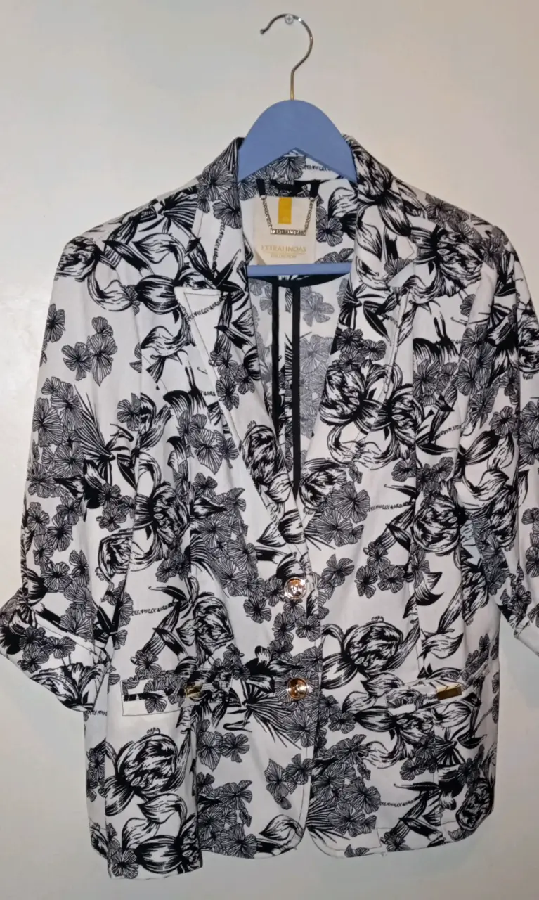 Blazer floral blanco y negro para mujer - 2