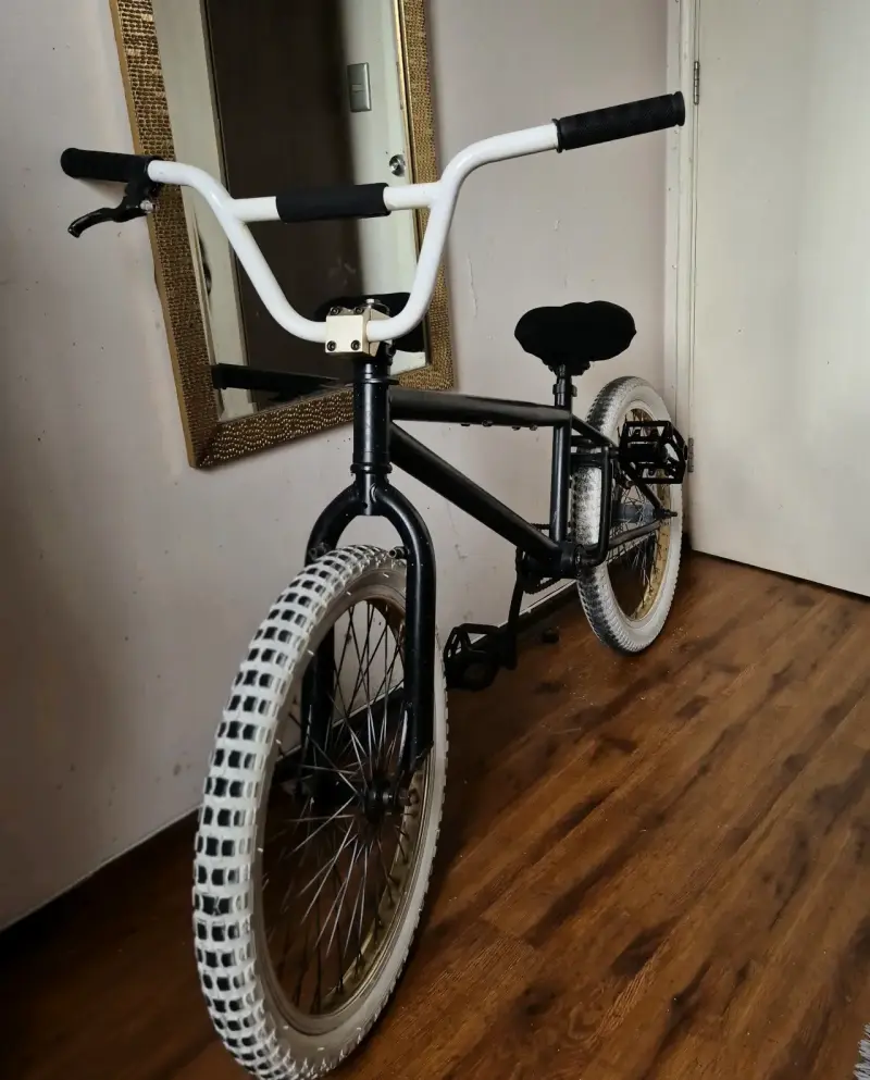 Bicicleta BMX - 1