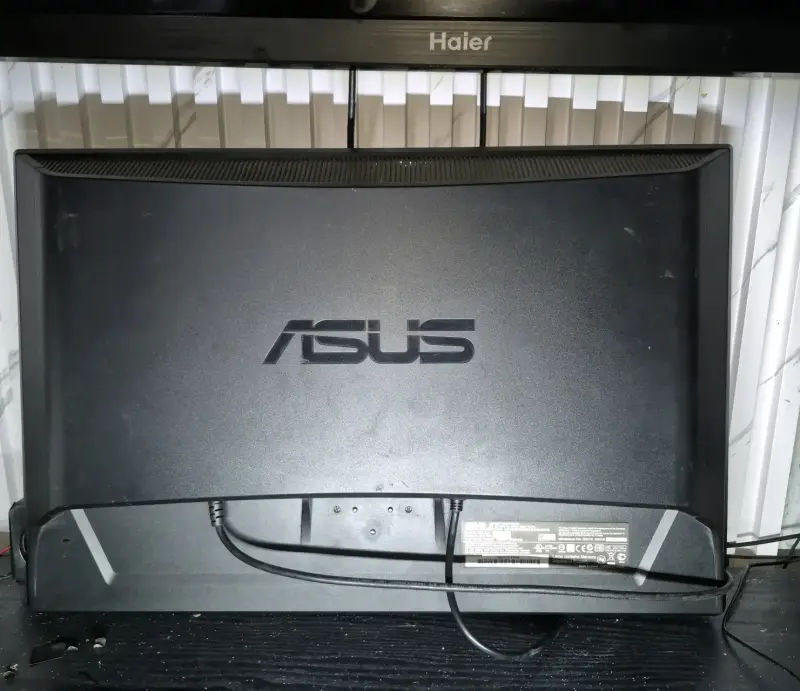 Monitor asus - 5