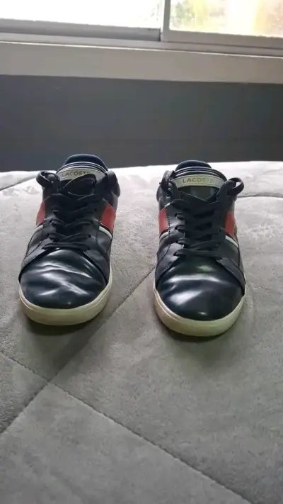Zapatillas Lacoste azules con detalles rojos - miniatura 1