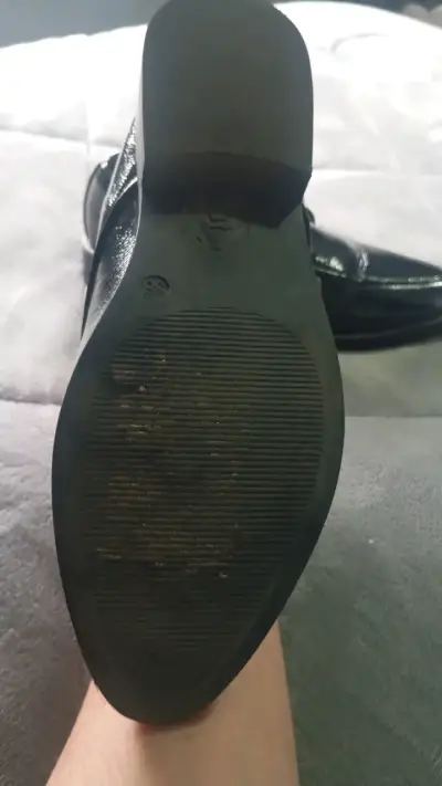Zapatos de cuero negro con hebilla decorativa - miniatura 6