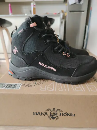 Botas de montaña impermeables negras Honu - miniatura 2