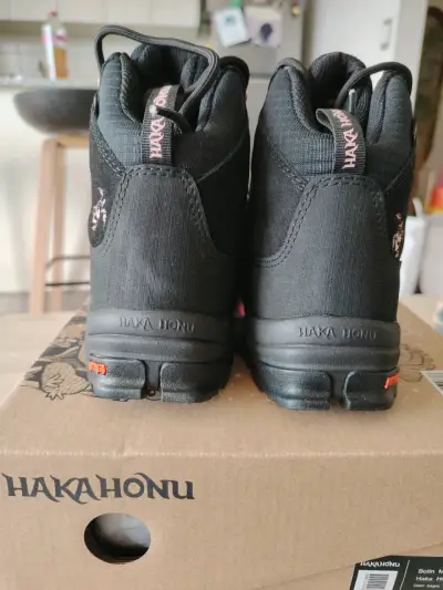 Botas de montaña impermeables negras Honu - miniatura 3