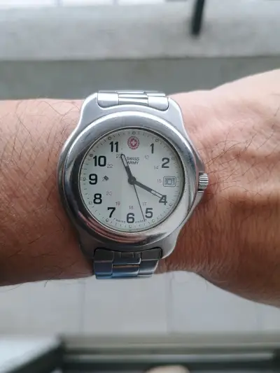 Reloj Swiss Army de acero inoxidable - miniatura 1
