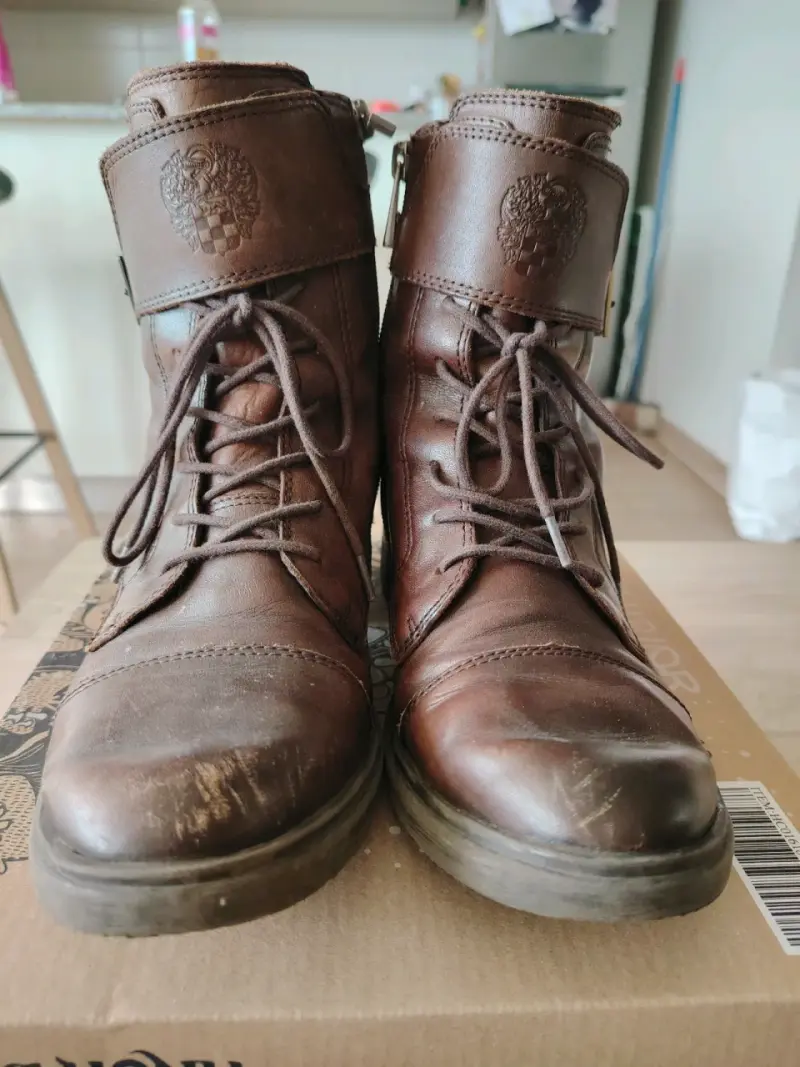 Botas de cuero marrón con hebilla - 2