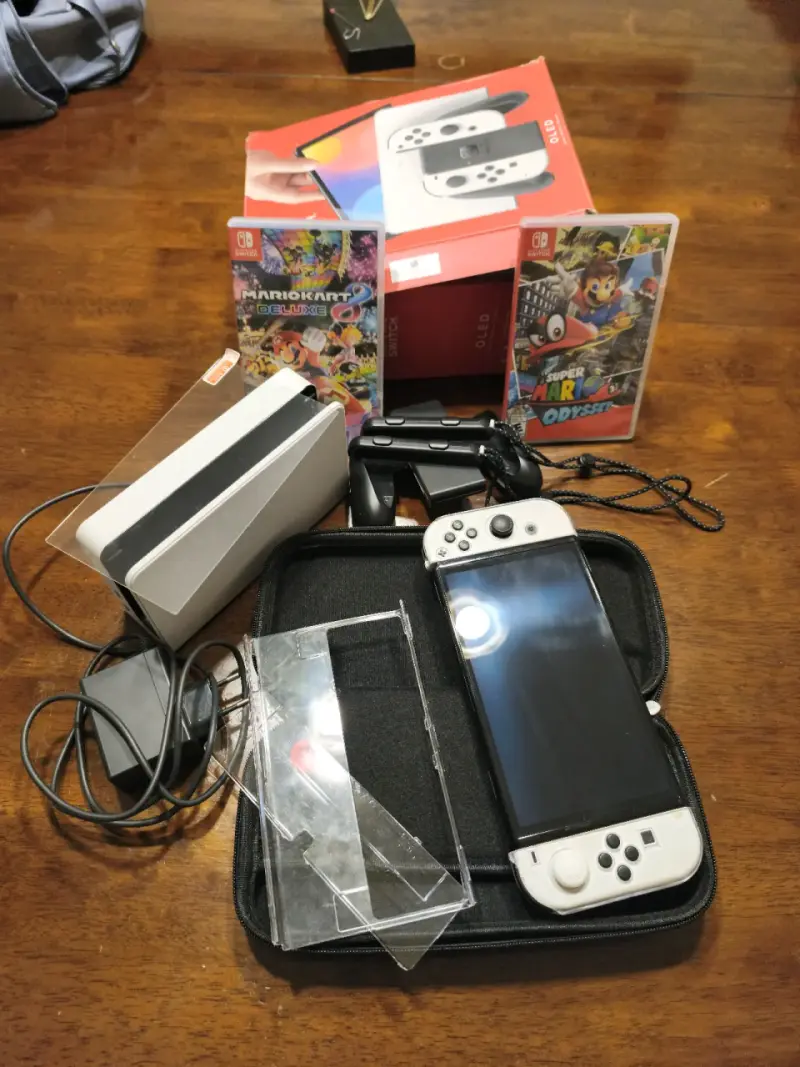 Nintendo swicht oled y Super Mario Odyssey y Mar - 3