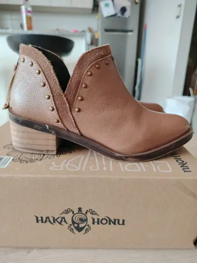Botines de cuero marrón con tachuelas - miniatura 2