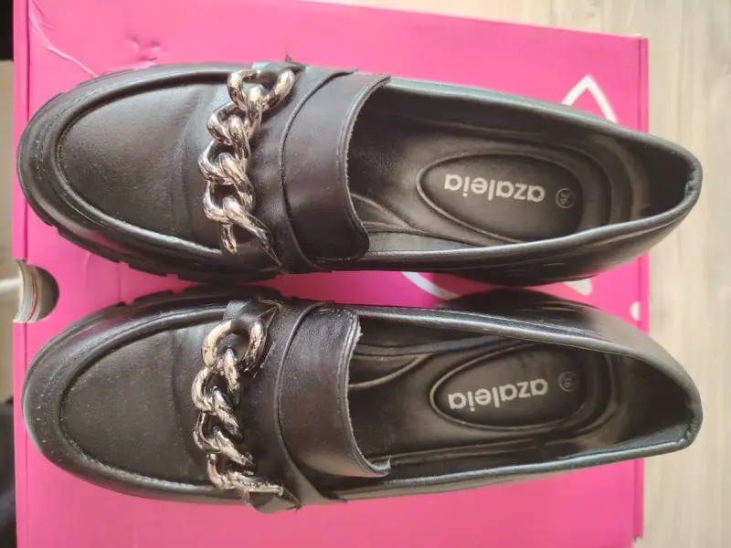 Zapatos mocasines de cuero con cadena - 2
