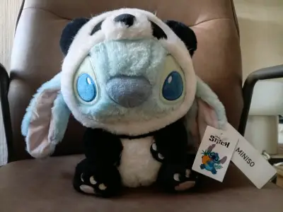 Peluche Stitch disfrazado de panda Miniso - miniatura 1
