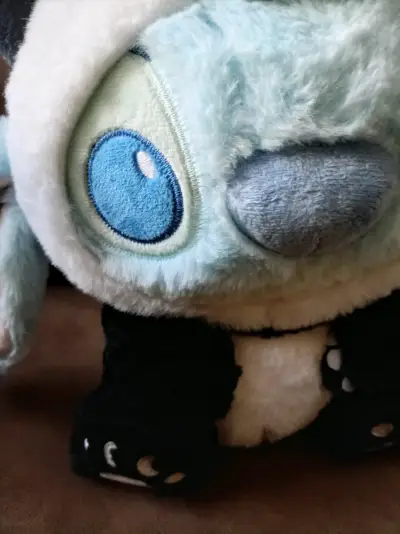Peluche Stitch disfrazado de panda Miniso - miniatura 3