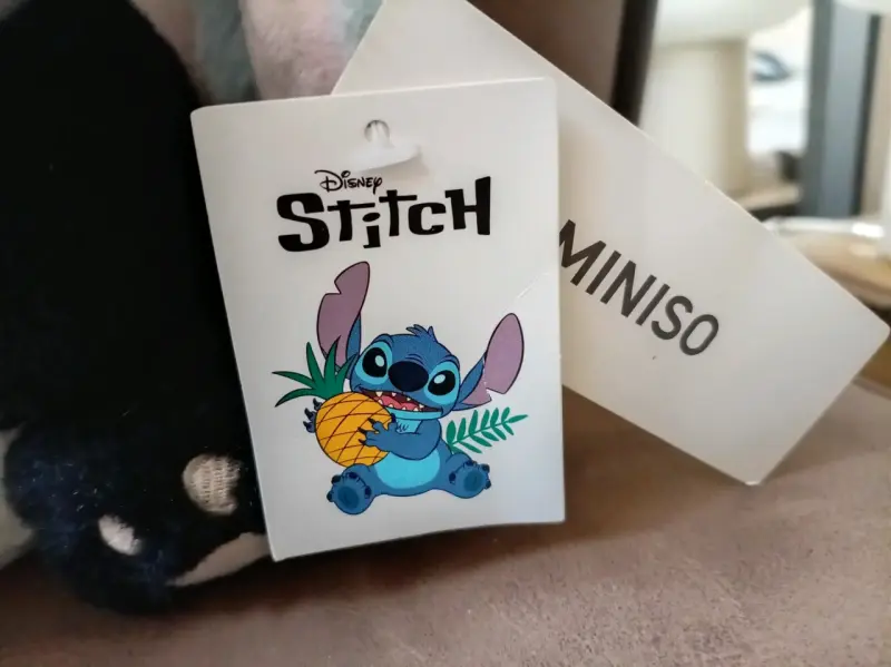 Peluche Stitch disfrazado de panda Miniso - 4