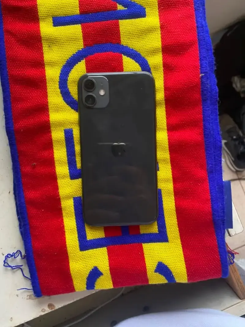 iPhone 11 en buen estado - 1