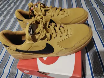 Zapatillas Nike Terra Manta para hombre, color marrón claro - miniatura 3