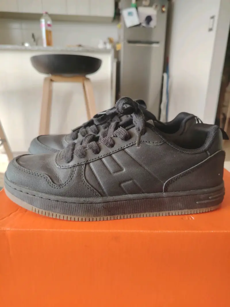 Zapatillas  negras ideales para el colegio - 3
