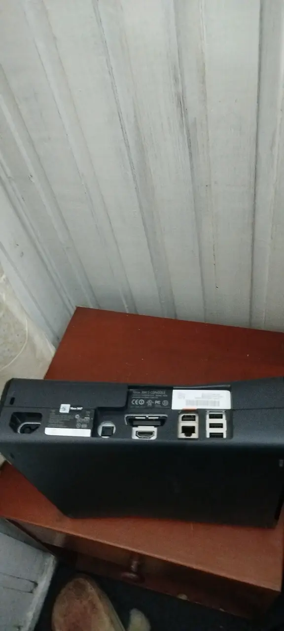 Consola Xbox 360 S en buen estado - 1