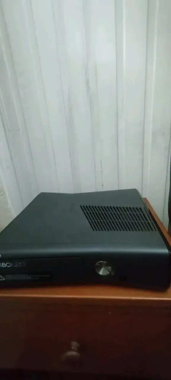 Consola Xbox 360 S en buen estado - 3