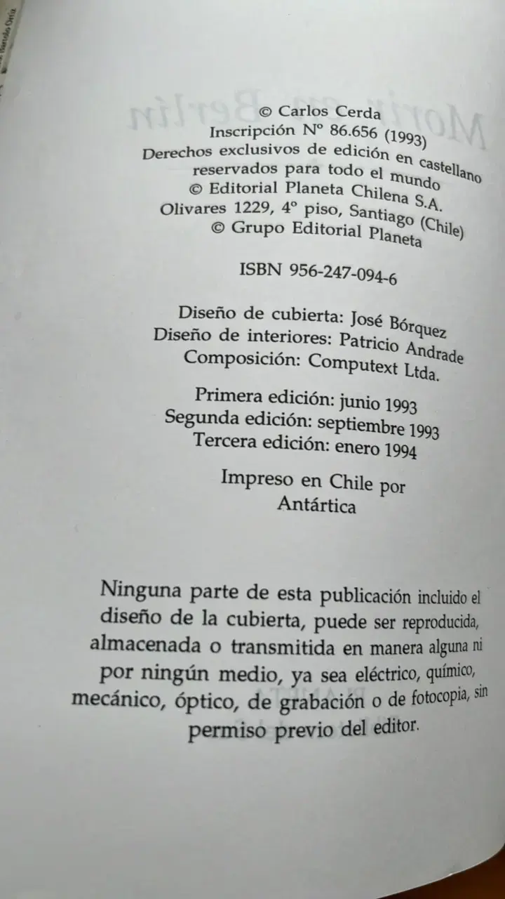 Libro 'Morir en Berlín' de Carlos Cerda - 3