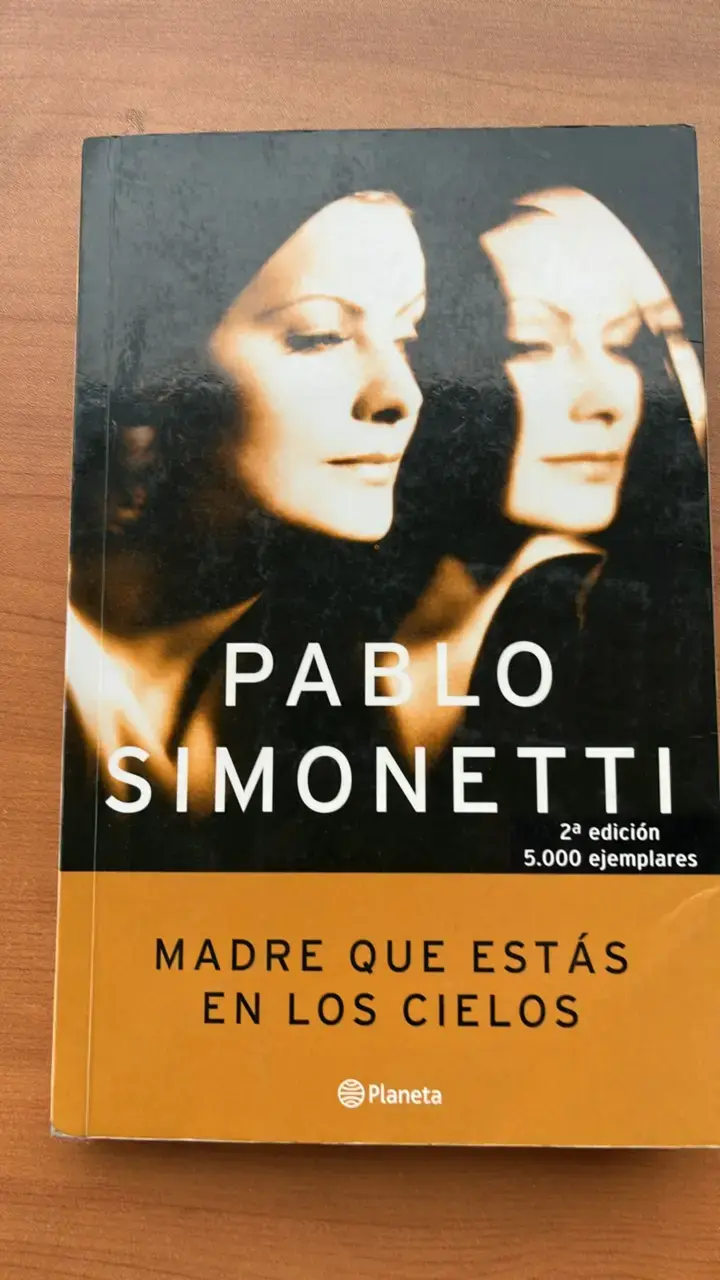 Libro 'Madre Que Estás en los Cielos' de Pablo Simonetti - 1