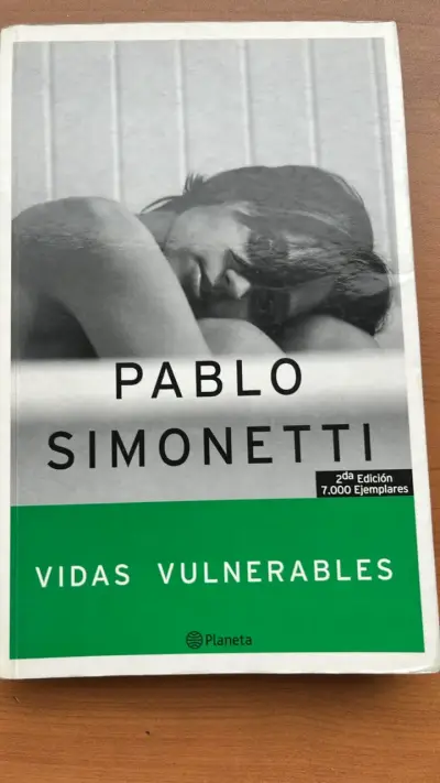 Libro 'Vidas Vulnerables' de Pablo Simonetti - miniatura 1