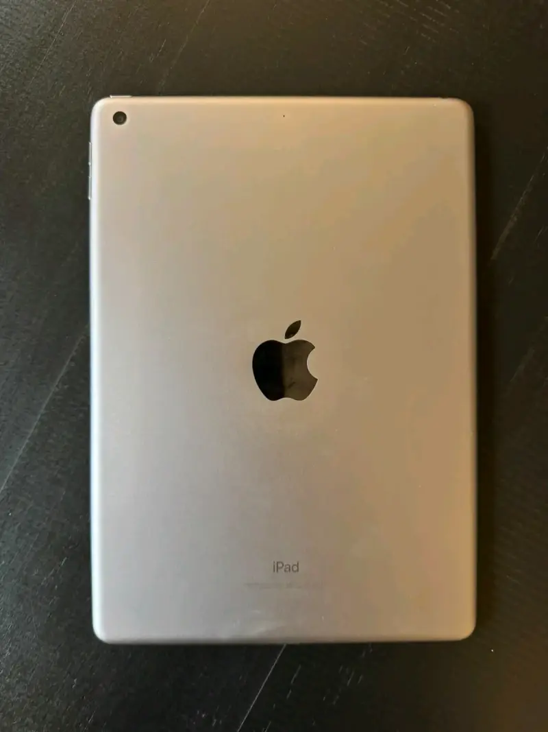 Tablet Apple iPad 9.7 pulgadas en buen estado - 2