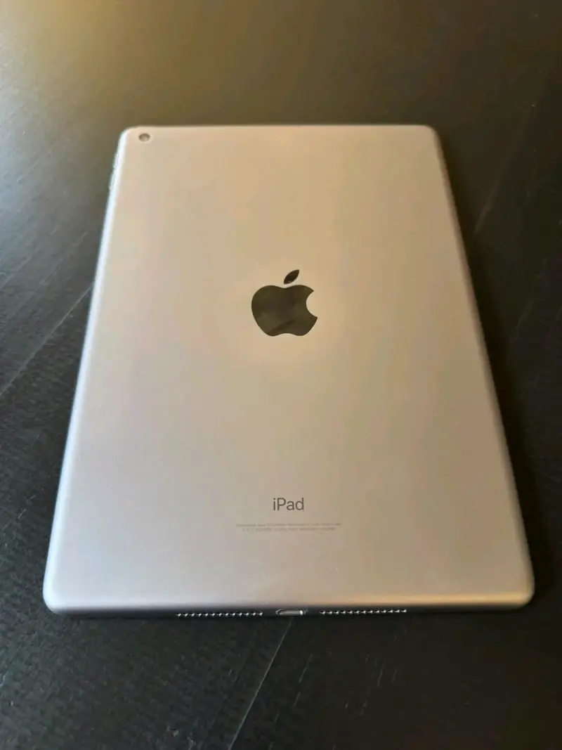 Tablet Apple iPad 9.7 pulgadas en buen estado - 3