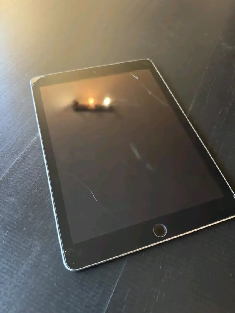 Tablet Apple iPad 9.7 pulgadas en buen estado - 5