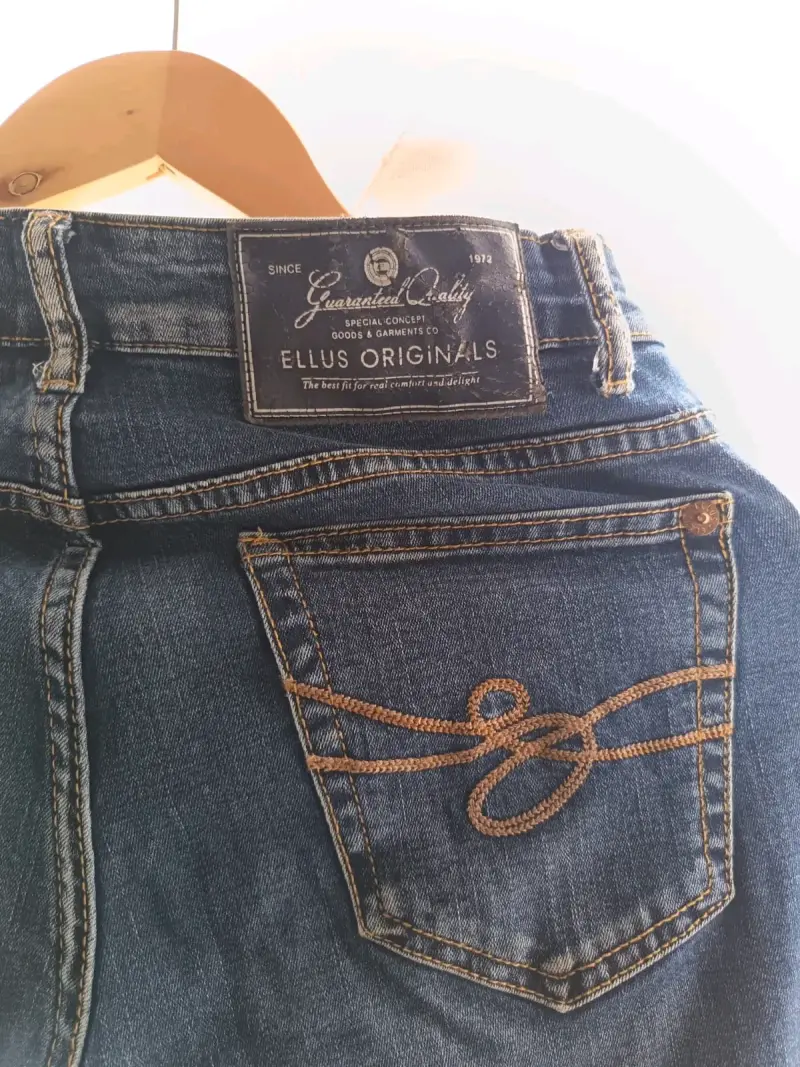 Jeans azul clásico para mujer marca Ellus - 2