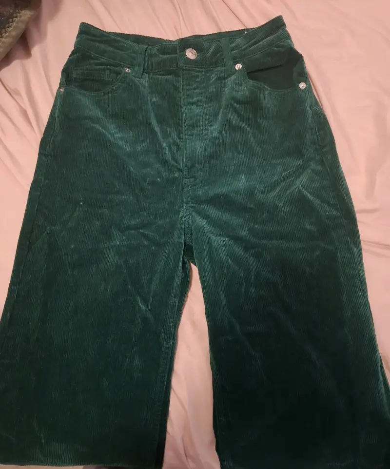Pantalones de pana verde oscuro para mujer ( H&M) - 2