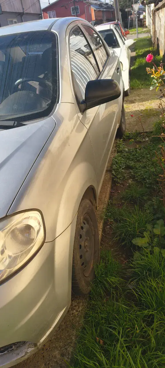Auto Chevrolet Aveo 2009 en buen estado - 2