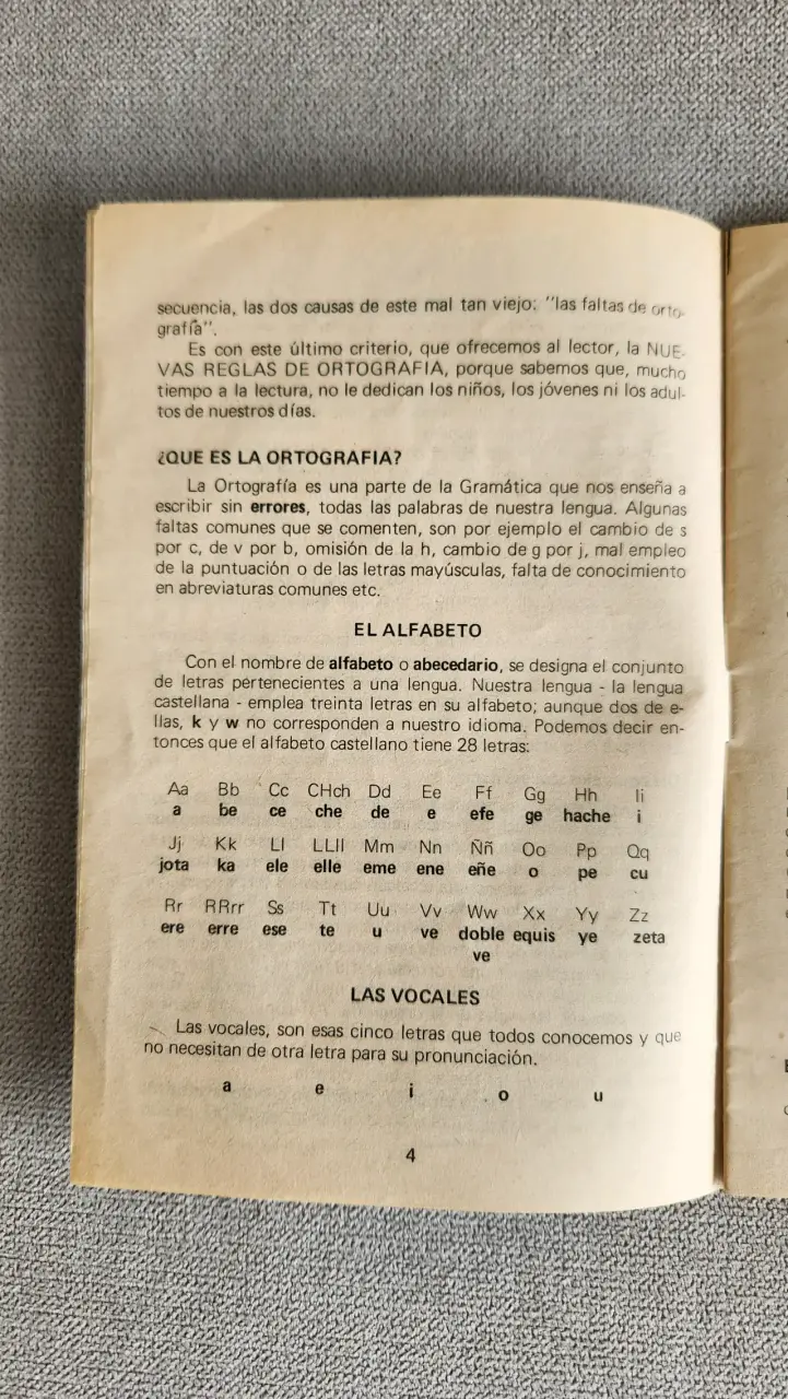 Libros educativos de ortografía y matemáticas - 6