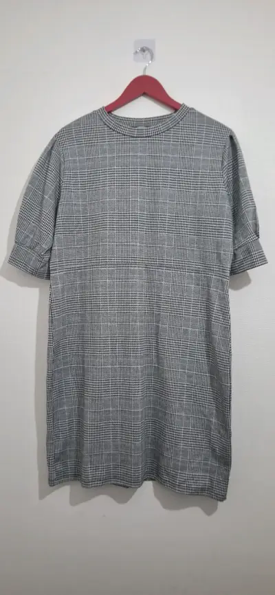 Vestido a cuadros gris para mujer - miniatura 1