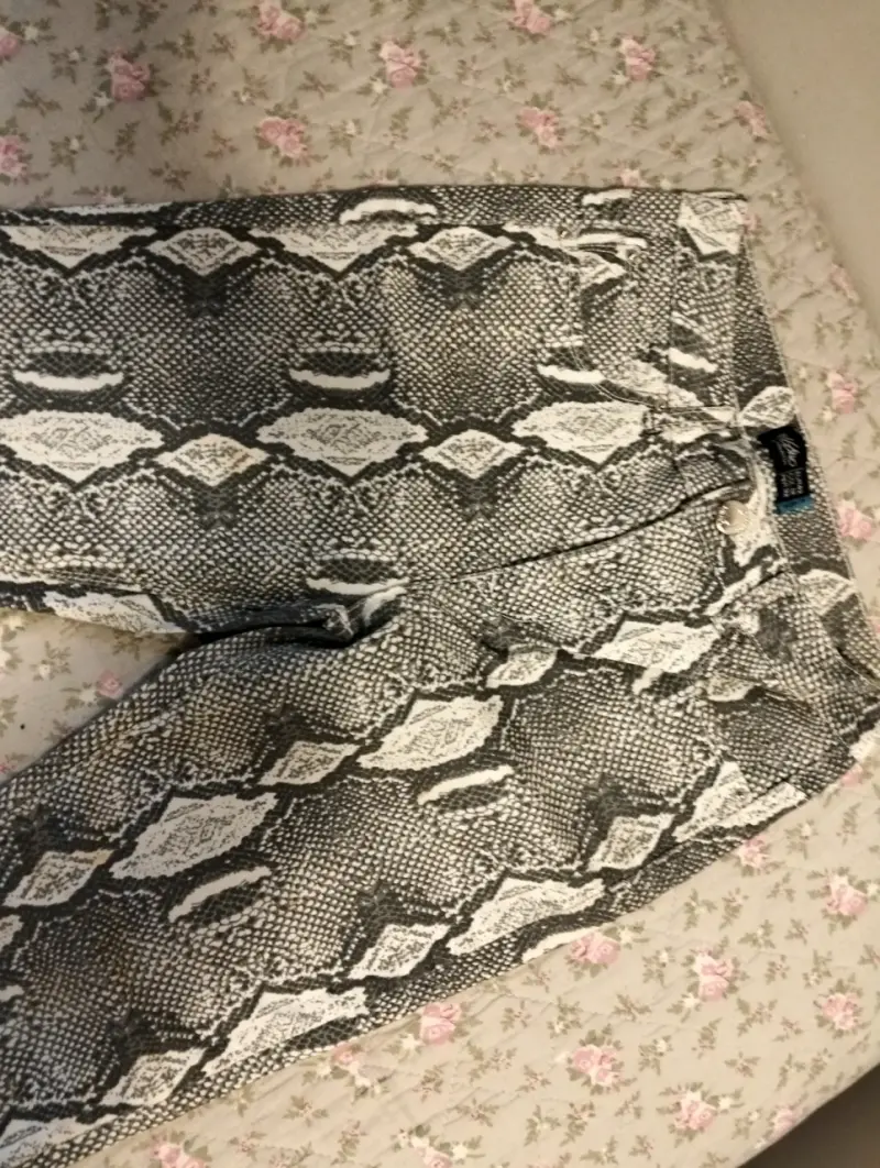 Pantalones pitillo estampado serpiente para mujer - 2