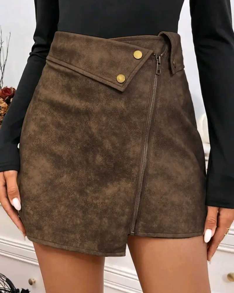 Falda corta de gamuza marrón para mujer - 3