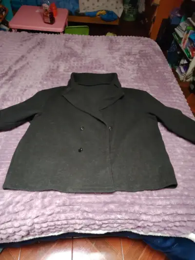 Abrigo negro de lana para mujer - miniatura 1