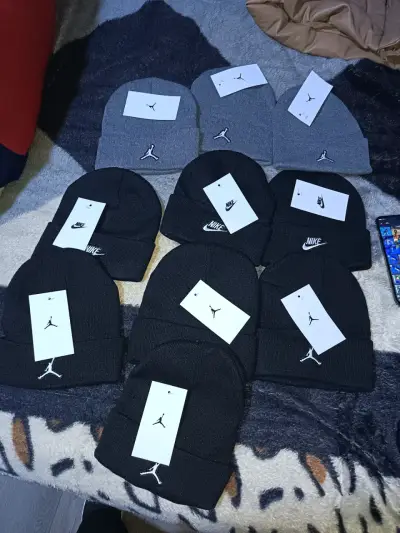 Gorros de lana Nike y Jordan para invierno - miniatura 2