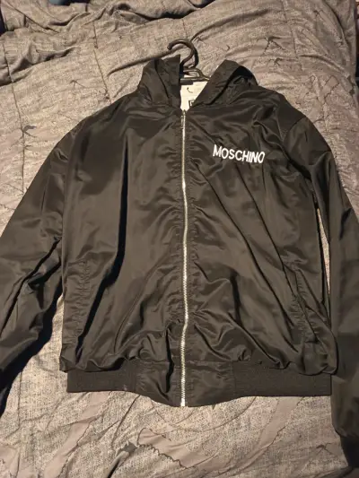 Chaqueta negra con diseño de oso para hombre - miniatura 2