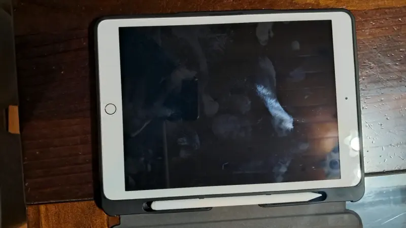 CONVERSABLE tablet con teclado y lápiz táctil - 2