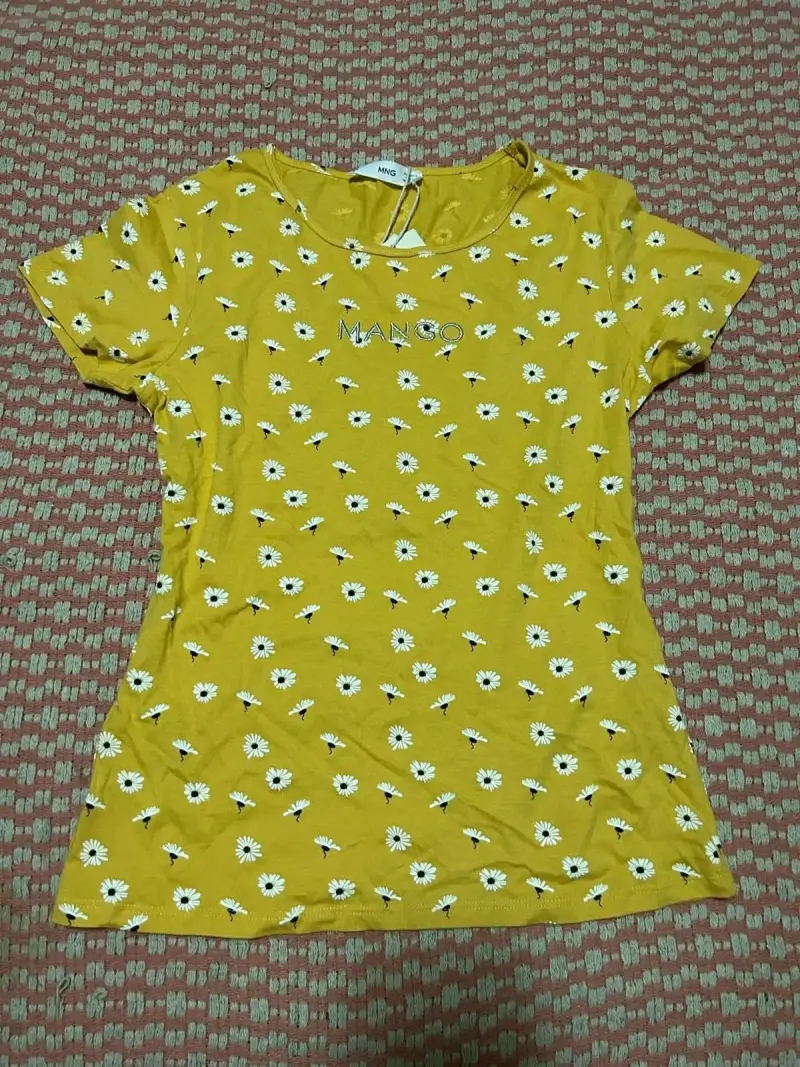 Polera amarilla con margaritas MNG - 2