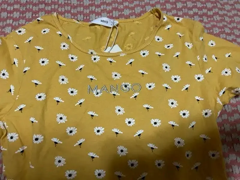 Polera amarilla con margaritas MNG - 3