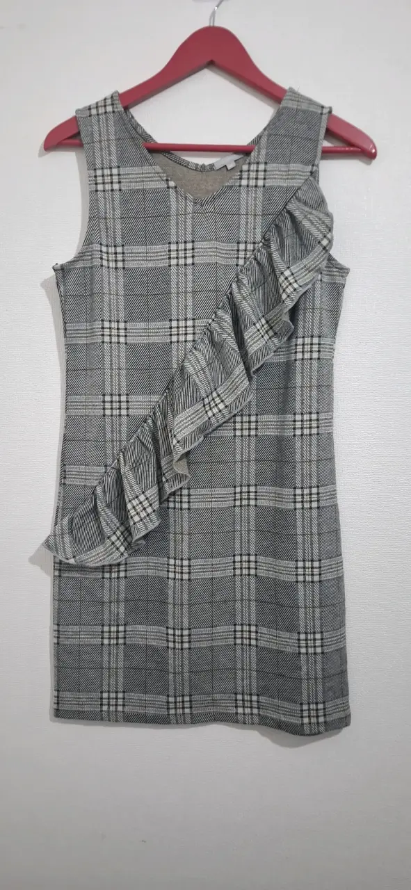 Vestido a cuadros con volantes gris - 1