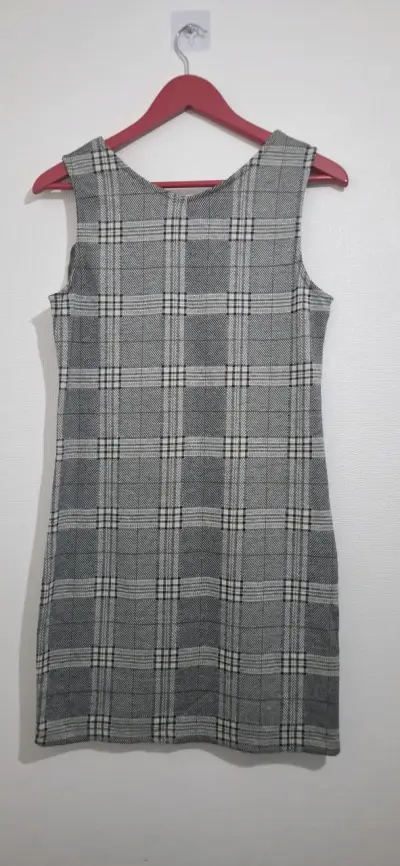 Vestido a cuadros con volantes gris - miniatura 2