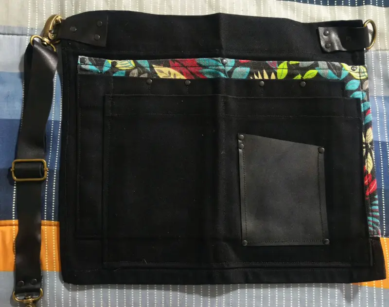 Delantal tipo muslera denim negro