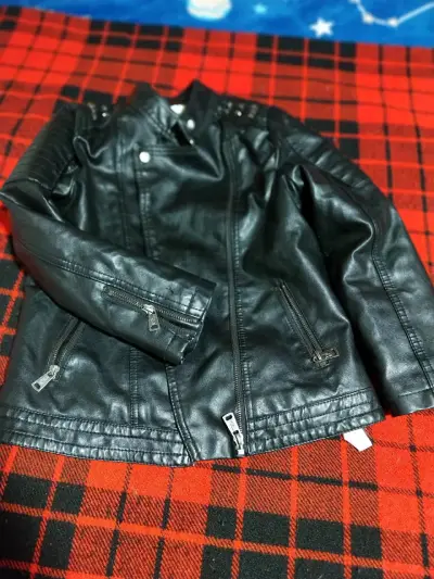 Chaqueta de cuero negra 7a 9 años - miniatura 4