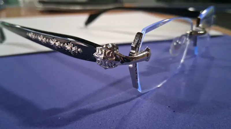 Lentes de lectura con diseño elegante - 1