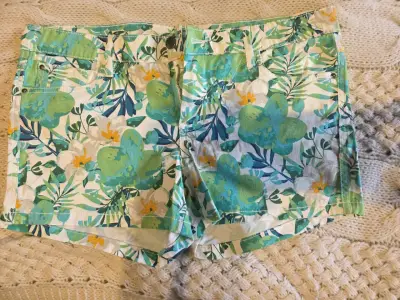 Shorts verde URB 42 - miniatura 1