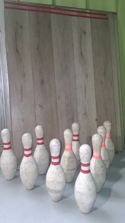 Juego de bolos bowling originales usados - miniatura 1