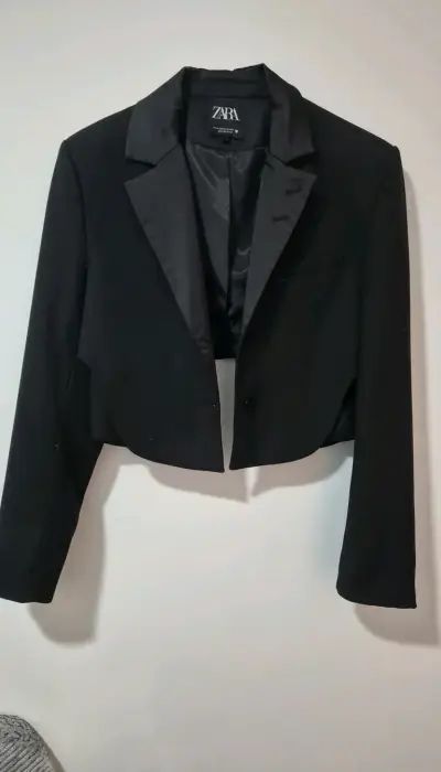 Blazer corto negro Zara elegante - miniatura 1
