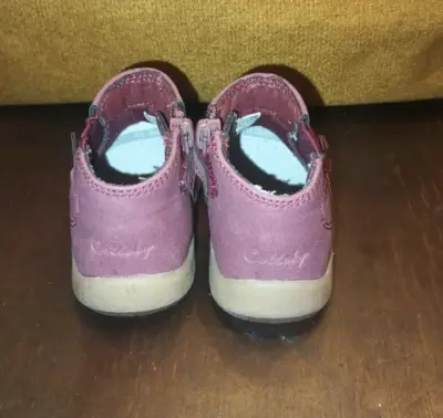 Botines de bebé color rosa en buen estado - miniatura 3